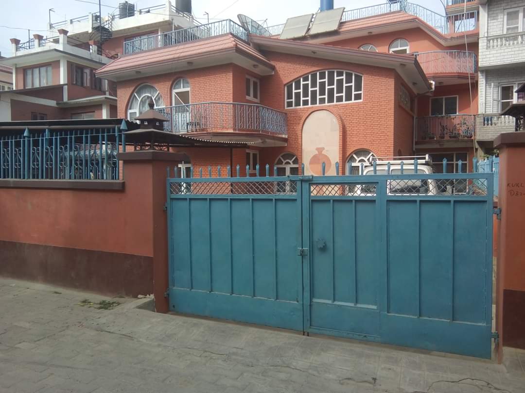 House for sale on 10 anna land at Tinkune, Subidhanagar!