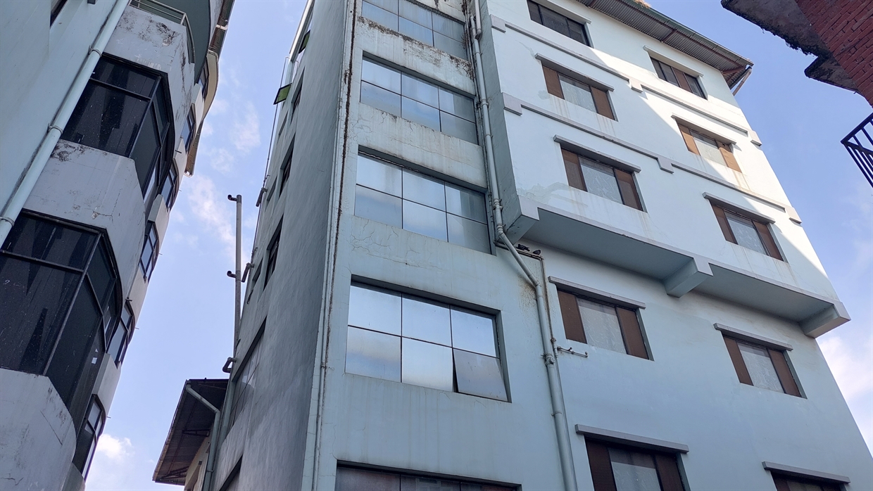 enormous-building-on-rent-Ghattekulo-1105