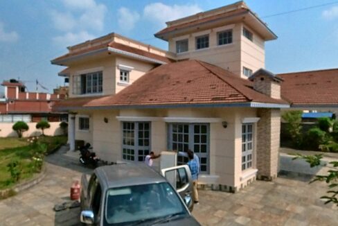 Villa For Rent On 2 Ropani At Baluwatar