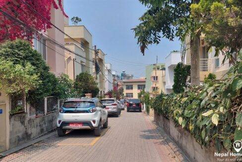 Resale houses in Vinayak Colony