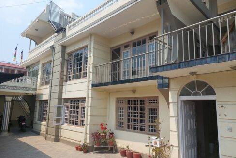 Spacious 7-Bedroom House for Rent in Prime Naxal Location!