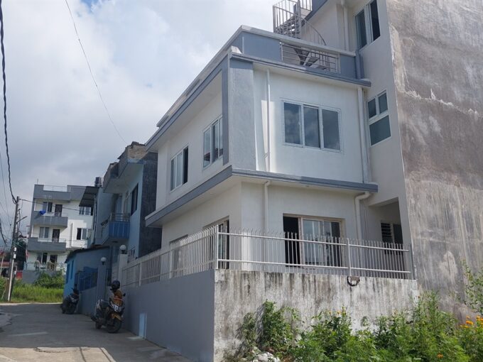 Semi-Bungalow House for Sale in Pragati Colony, Bhangal