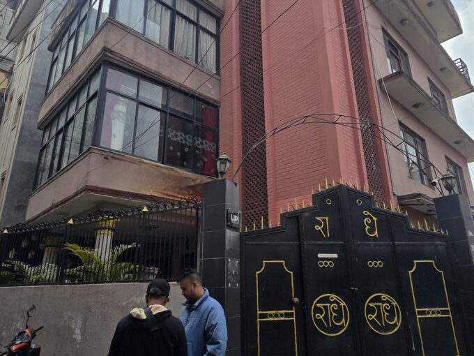 House for sale near Gopi Krishna Cinema, Kapan Kathmandu!